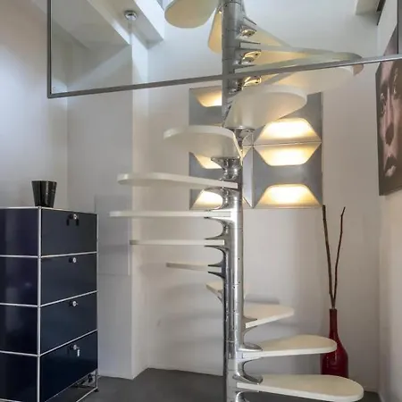 Charming Parisian With A Stunning Terrace Ferienhaus Paris